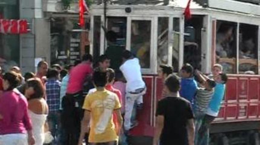 Çocukların tehlikeli yolculuğu vatmana zor anlar yaşattı