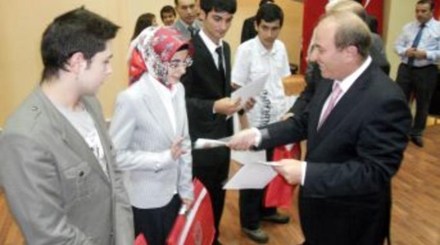 Erzurum'un SBS ve LYS şampiyonları &ouml;d&uuml;llendirildi