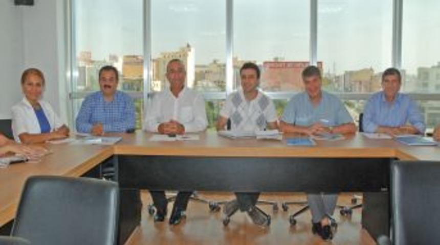 AK Parti milletvekilleri Antalya Stadyumu i&ccedil;in bir araya geldi