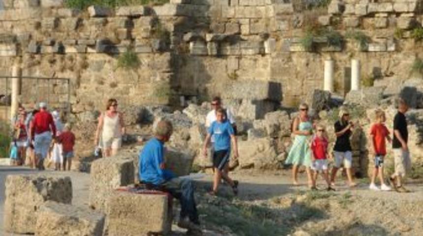 İskandinav &uuml;lkelerinden gelen turistler okulların a&ccedil;ılmasıyla &uuml;lkelerine d&ouml;nd&uuml;