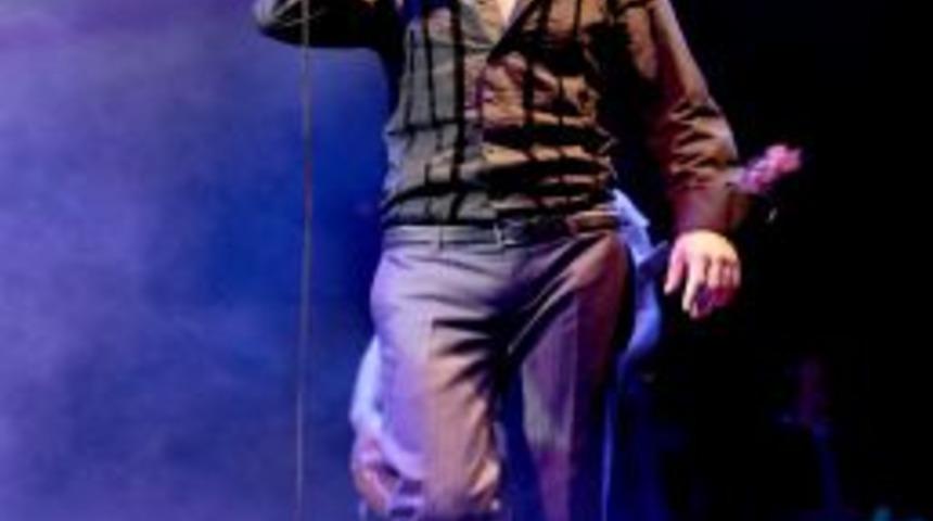 Teoman son konserine &ccedil;ıktı