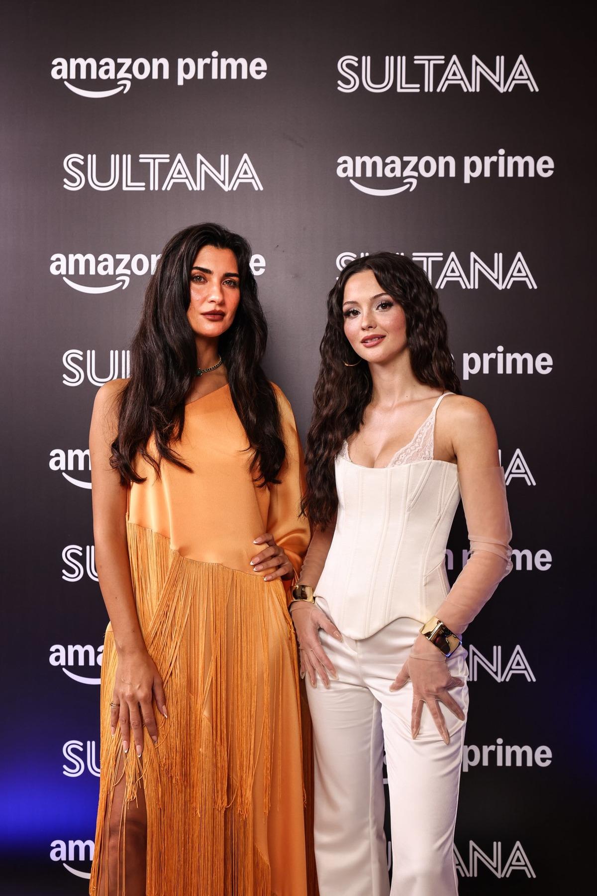 Sultana galasında Derya Pınar Ak a yorum yağdı: "Makyajsız daha güzel" 1