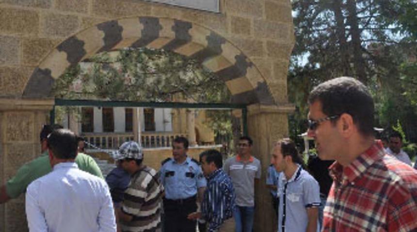 Asi imam vekiline cemaatten tepki