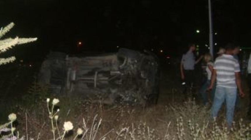 D 100 karayolunda kaza: 3 yaralı