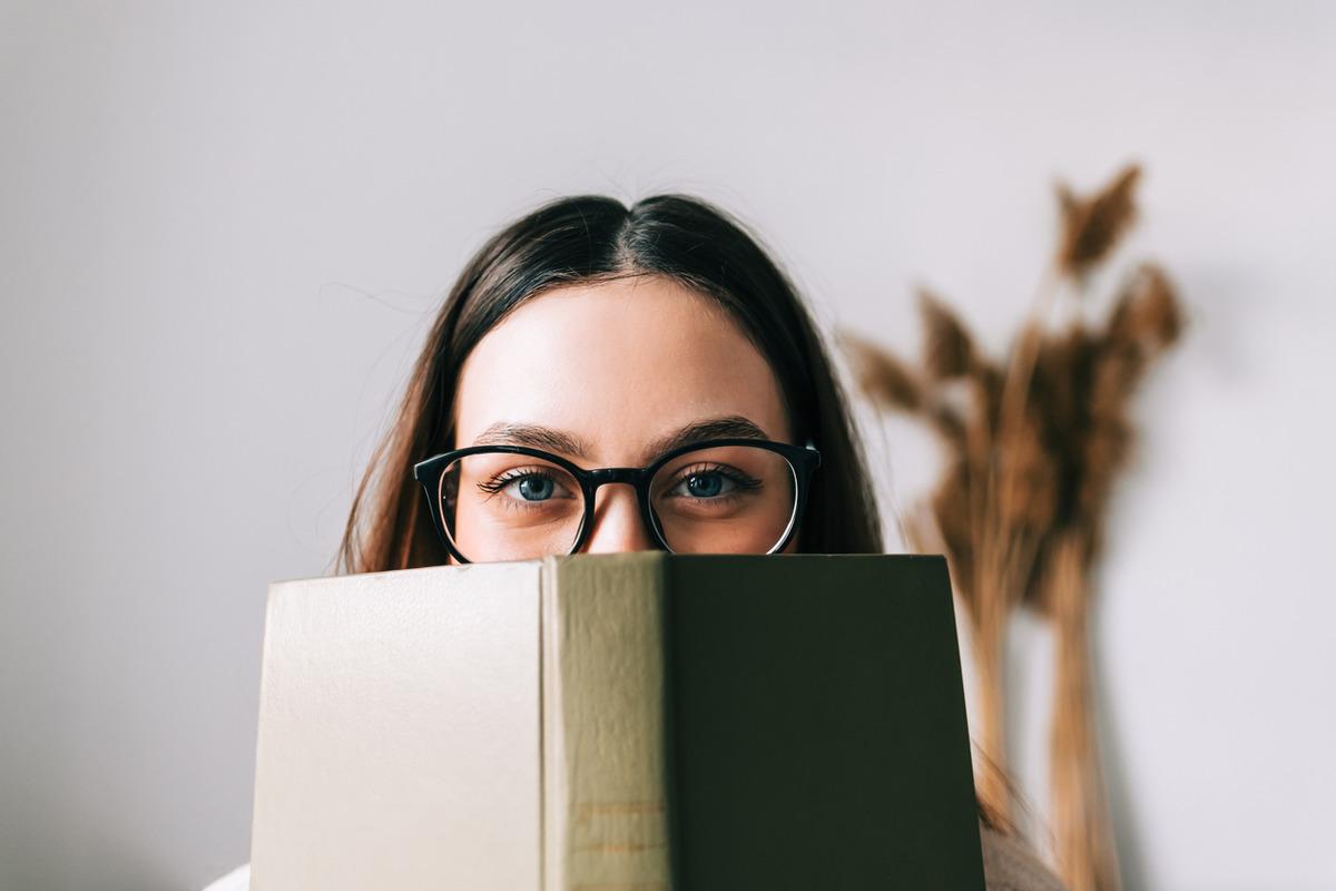 G&uuml;nde 15 dakika kitap okuyana para verecekler! Yeni uygulama başladı 1