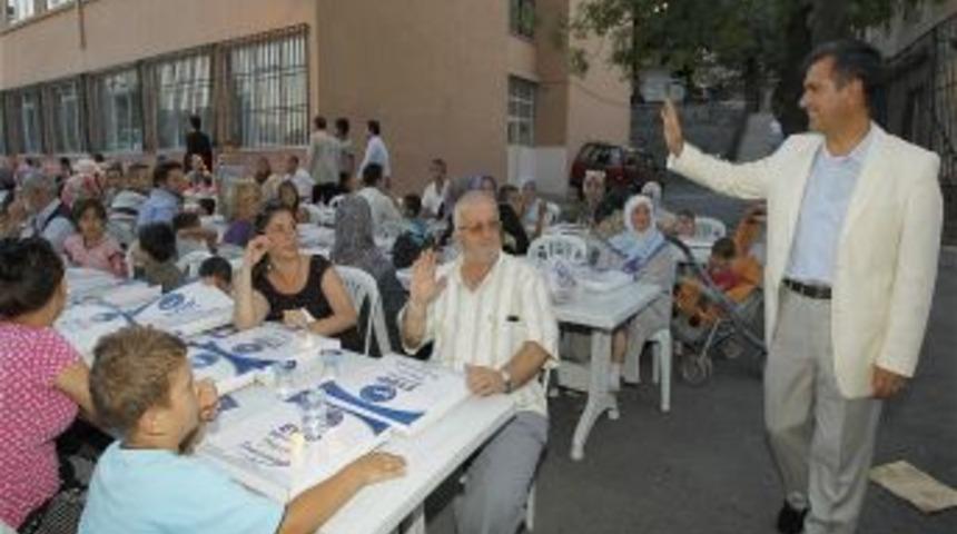 Açık havada mahalle iftarları