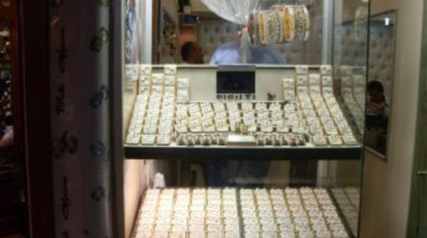 Altın fiyatları rekor kırıyor ama kuyumcu eski g&uuml;nleri &ouml;zl&uuml;yor