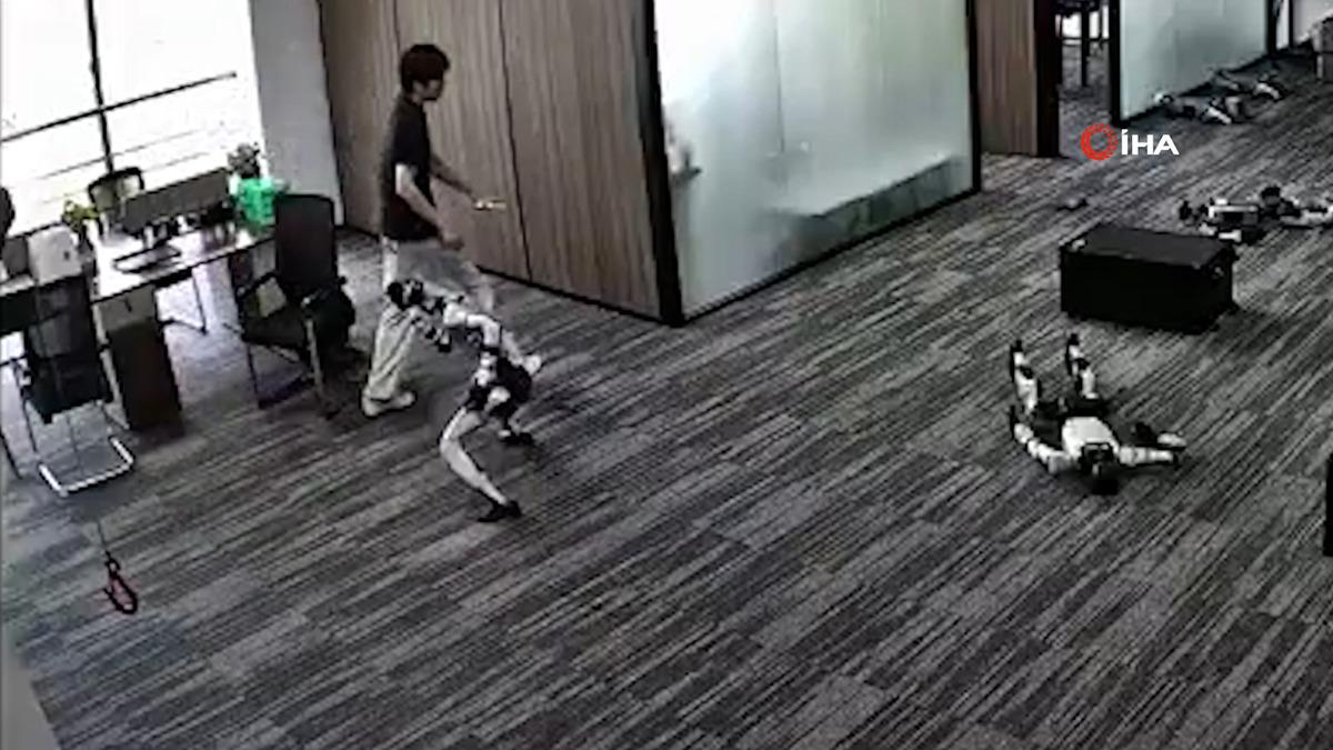 Robot, geliştiricisini tekmeledi! Son hareketi daha da şaşırttı 3