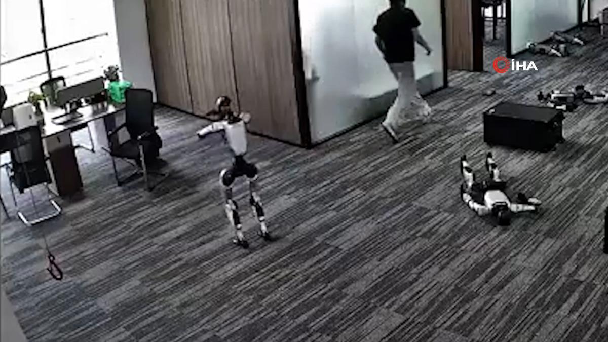 Robot, geliştiricisini tekmeledi! Son hareketi daha da şaşırttı 4