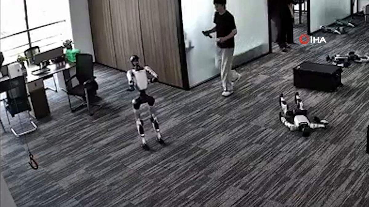 Robot, geliştiricisini tekmeledi! Son hareketi daha da şaşırttı 7
