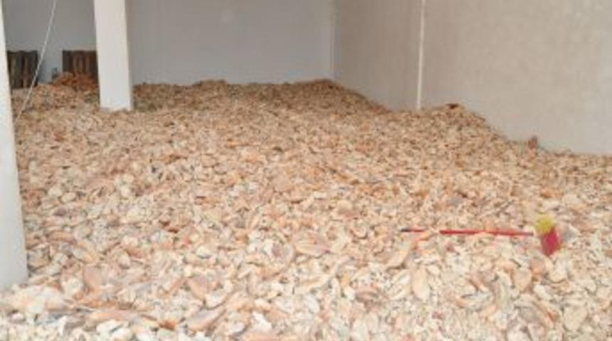 Afrika'da kıtlık, T&uuml;rkiye'de herge&ccedil;en g&uuml;n artan bayat ekmek yığını