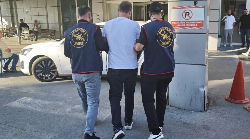 Hapis cezasıyla aranan 2 firari İstanbul&rsquo;da yakalandı