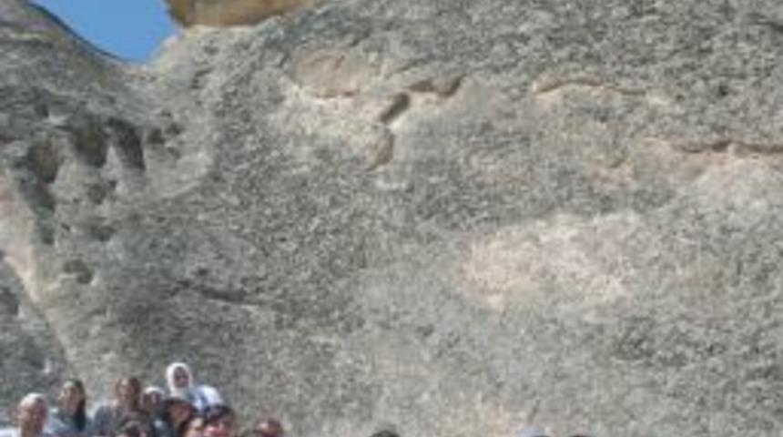 Avrupa&rsquo;da yaşayan T&uuml;rk gen&ccedil;leri tarihleri ile buluşuyor