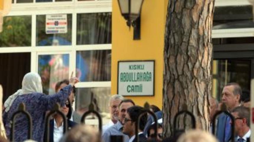 Başbakan Erdoğan, Ramazanın ilk Cumasını mahallesinde kıldı