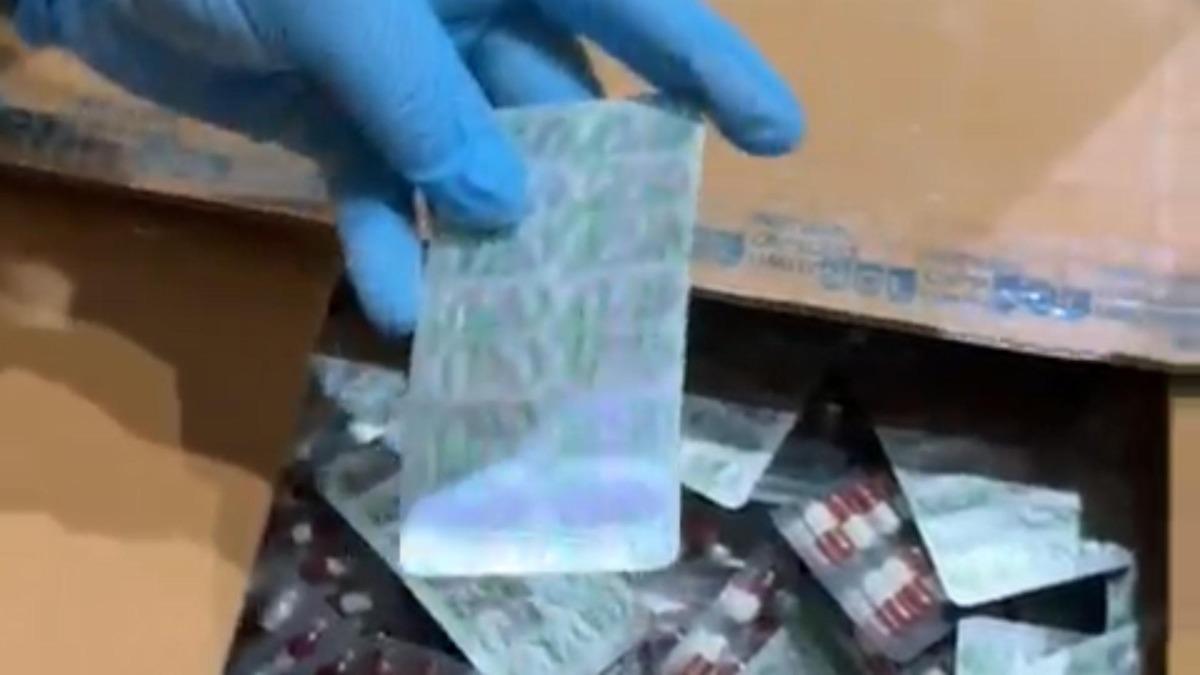 Mersin de imalathaneye operasyonda 100 bin sentetik ecza hapı ele ge&ccedil;irildi 2