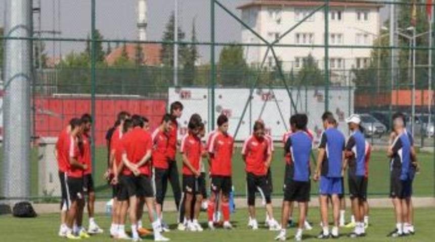 Eskişehirspor, Beşiktaş ma&ccedil;ına kilitlendi