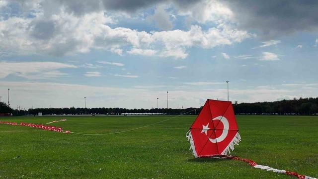 İstanbul da uçurtma etkinliği çocuklara umut oldu 4