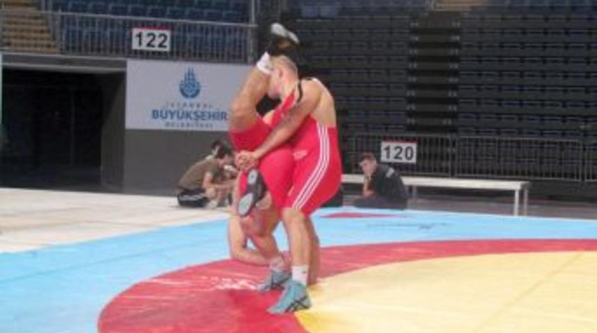 Serbest&ccedil;iler Sinan Erdem'de mindere indi