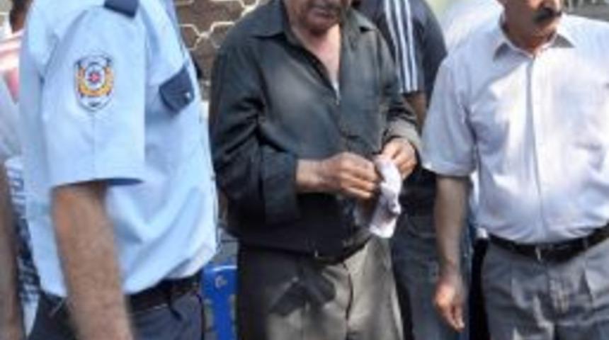 İzmir'de ev yangını