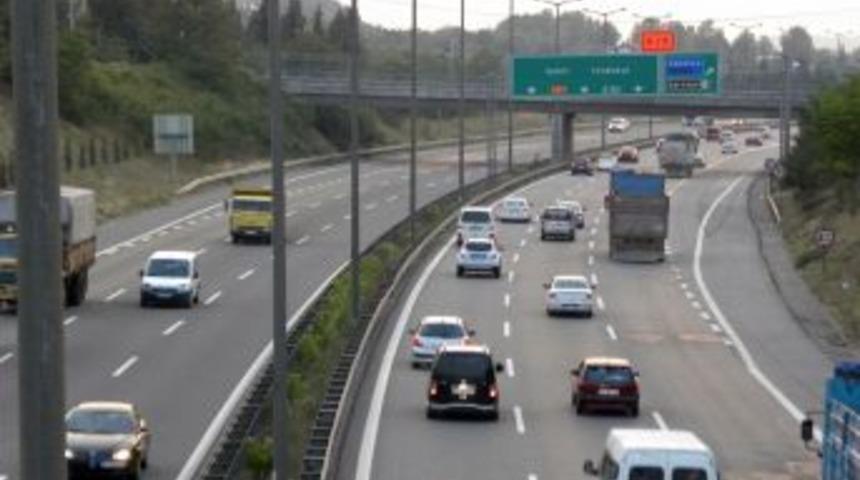 Tatilciler, d&ouml;n&uuml;ş yolunda