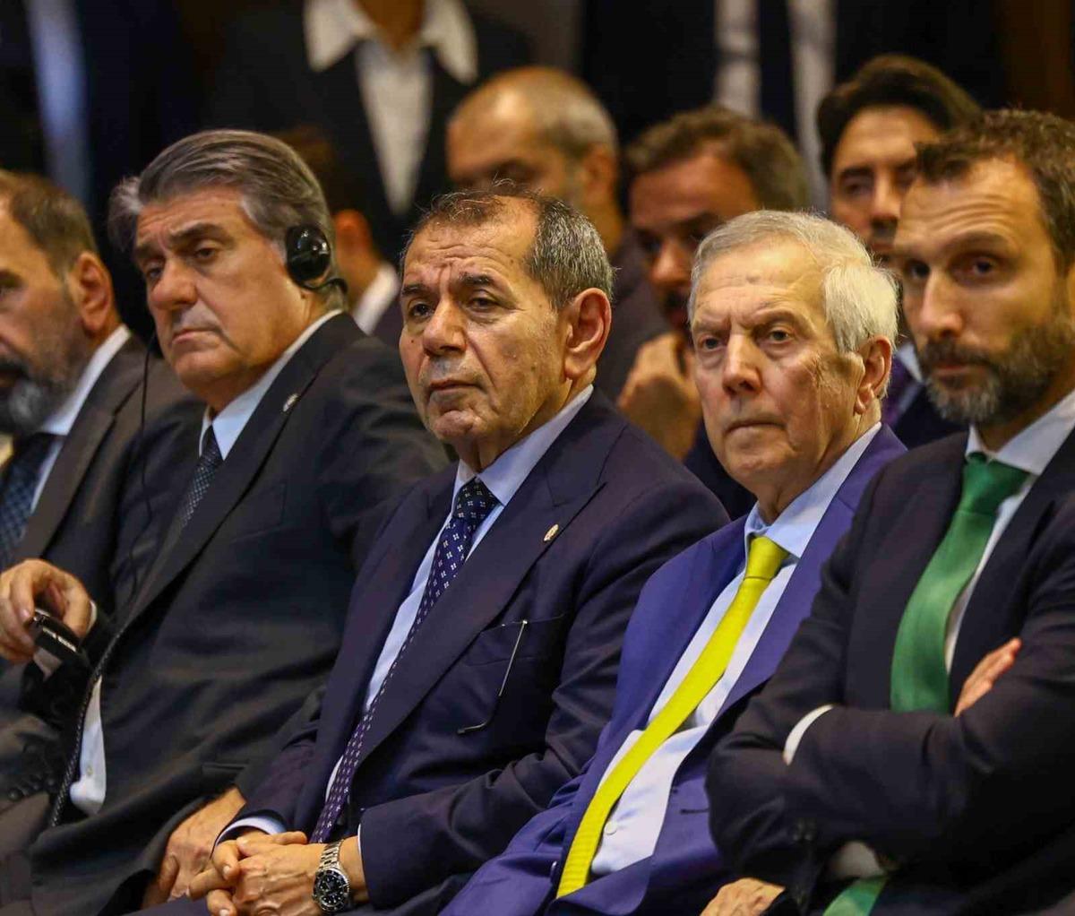 Aziz Yıldırım ve Dursun Özbek yıllar sonra aynı karede! Dikkat çeken sohbet 1