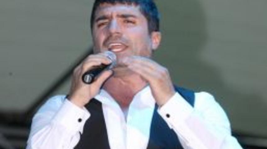 &Ouml;zcan Deniz Adanalıları coşturdu