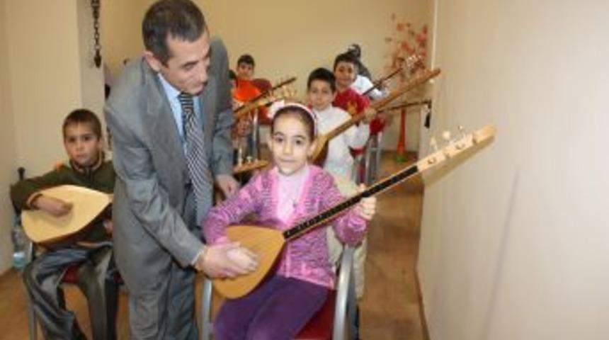 Canik'te &uuml;cretsiz bağlama ve ses eğitimi kursları ilgi g&ouml;r&uuml;yor