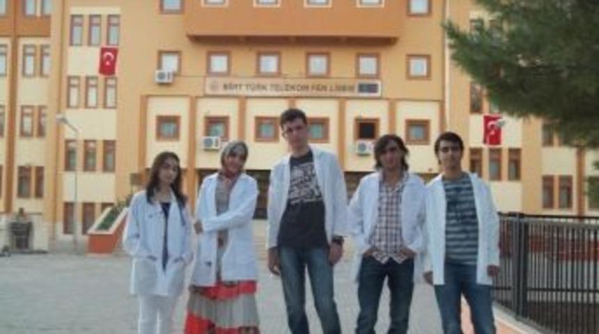 Siirt T&uuml;rk Telekom Fen Lisesi, T&uuml;rkiye&rsquo;ye 17 doktor adayı kazandırdı