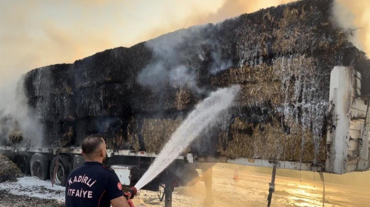 Osmaniye&rsquo;de anız yangını seyir halindeki saman y&uuml;kl&uuml; tıra sı&ccedil;radı 3