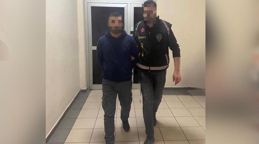 Kendisini polis olarak tanıtıp 3,5 milyon lira dolandırdı, kuyumcuda altın alırken yakalandı