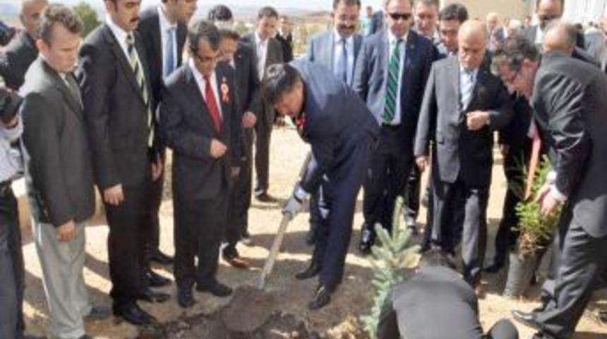 Bozok &Uuml;niversitesi'nden Kırgızistan Meclis Başkanı'na fahri doktora unvanı