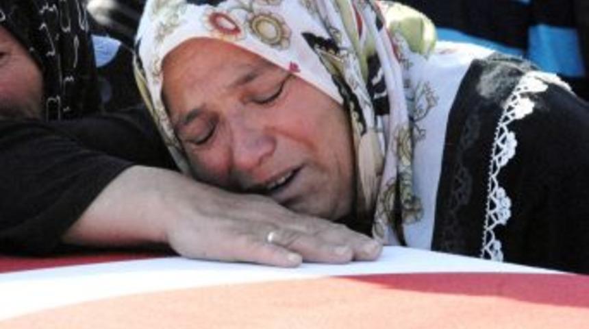 Şehit babası: İki &ccedil;ocuğumla birlikte vatan i&ccedil;in canımızı vermeye hazırız