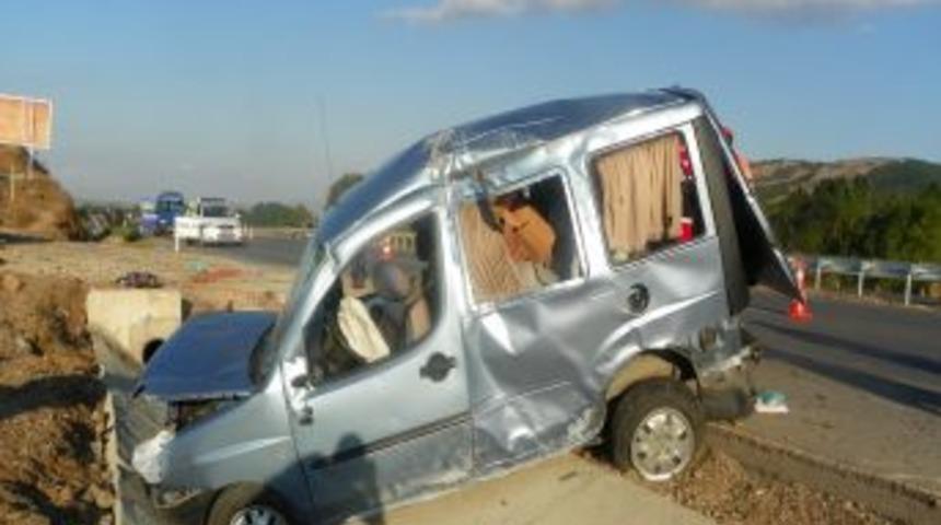 &Ccedil;orum'da trafik kazası: 4 yaralı