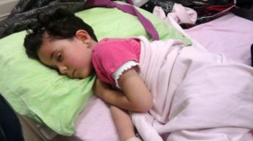 Yedikleri yemekten zehirlenen 42 &ouml;ğrenci hastanelik oldu