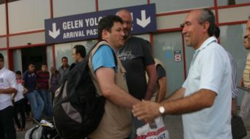 Tatillerini Somali'de halkın derdine derman olarak ge&ccedil;irdiler