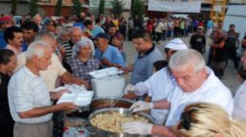 AK Parti Milletvekili Ulema: İftarları vatandaşlarla yapmak en b&uuml;y&uuml;k amacımız