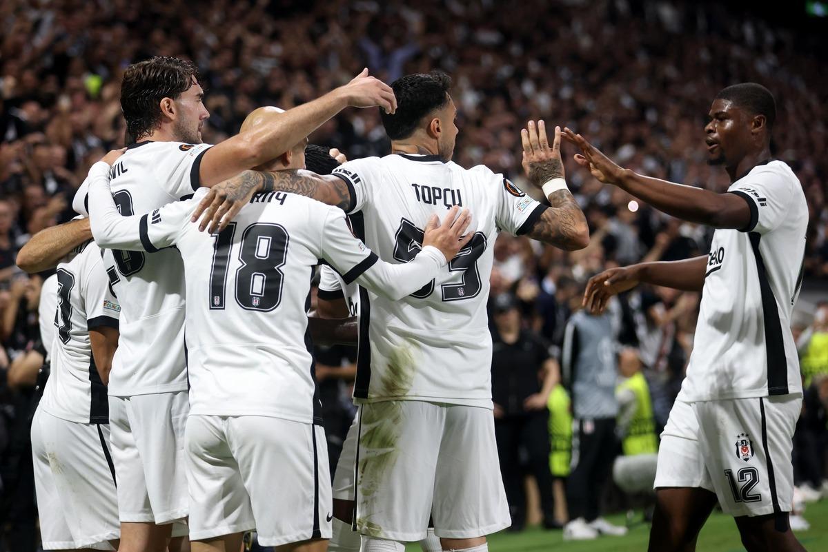 Spor yazarları Beşiktaş ı öve öve bitiremedi! "Ona helal olsun" 2