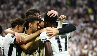 Spor yazarları Beşiktaş'ı &ouml;ve &ouml;ve bitiremedi! "Ona helal olsun"