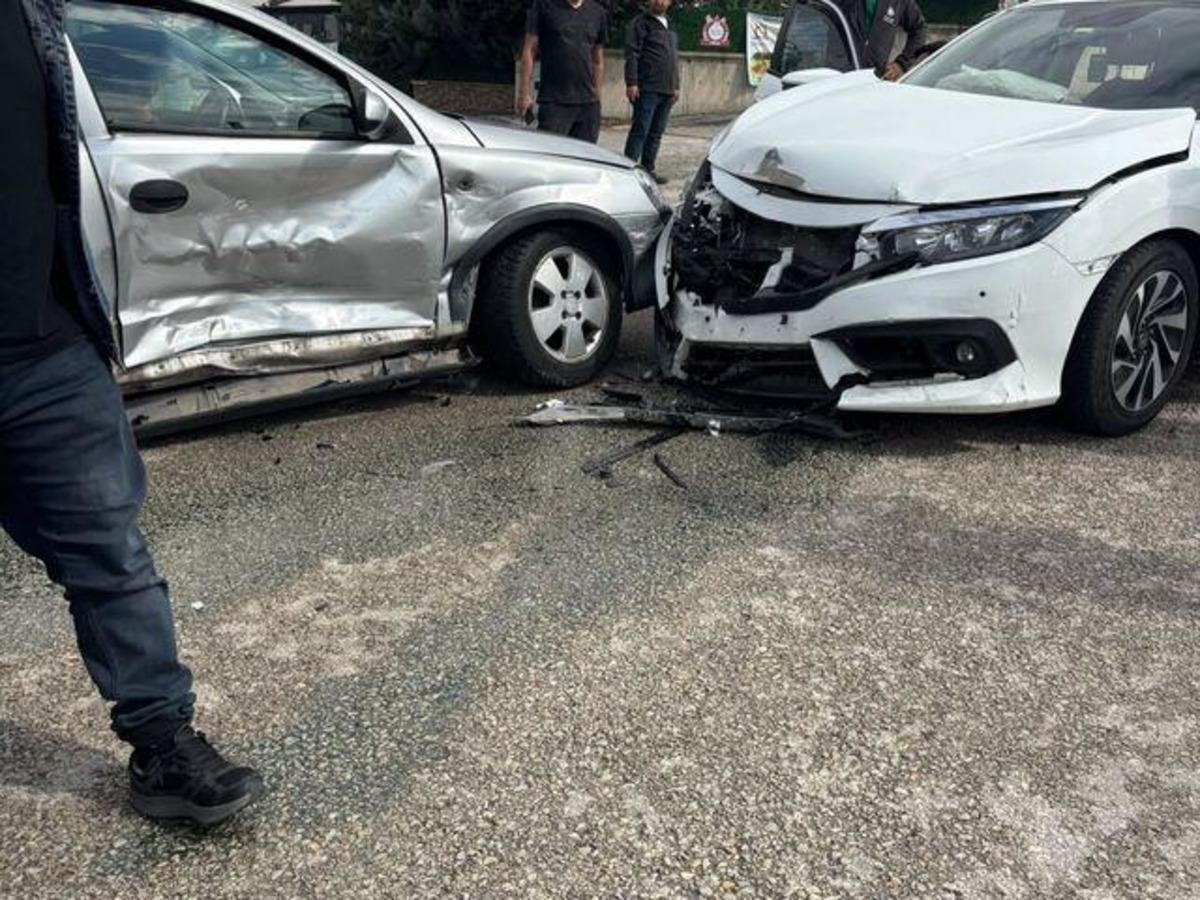 Evlilik Güzeldir oyuncusu Uğur Akay trafik kazası geçirdi! Araba da eşi de varmış 3