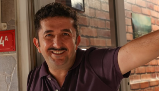 Uğur Akay trafik kazası ge&ccedil;irdi! Araba da eşi de varmış 