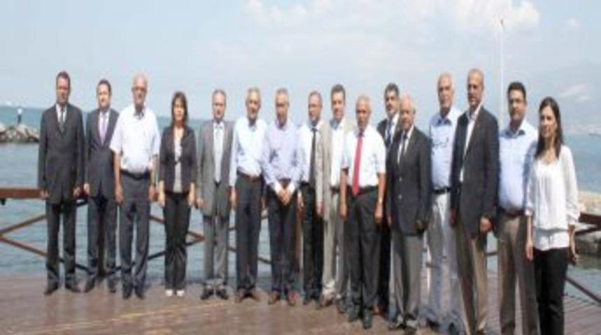 Onat&ccedil;a: Doğu Akdeniz'de demir&ndash;&ccedil;elik, enerji ve turizm sekt&ouml;rleri harekete ge&ccedil;ti