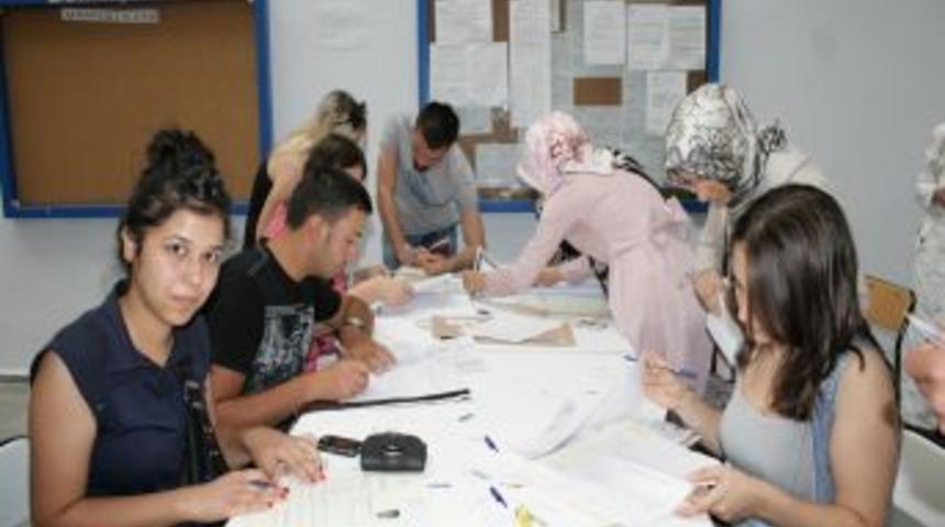 Torba kanunla d&uuml;zenleme yapıldı, &uuml;niversiteye kayıtta baş&ouml;rt&uuml;s&uuml; sorunu bitti