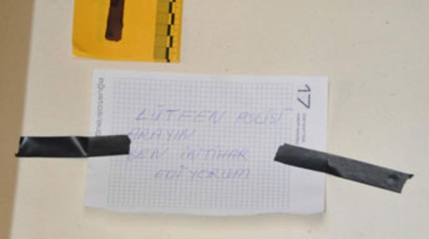 Kapıya intihar notu bırakıp kendini astı