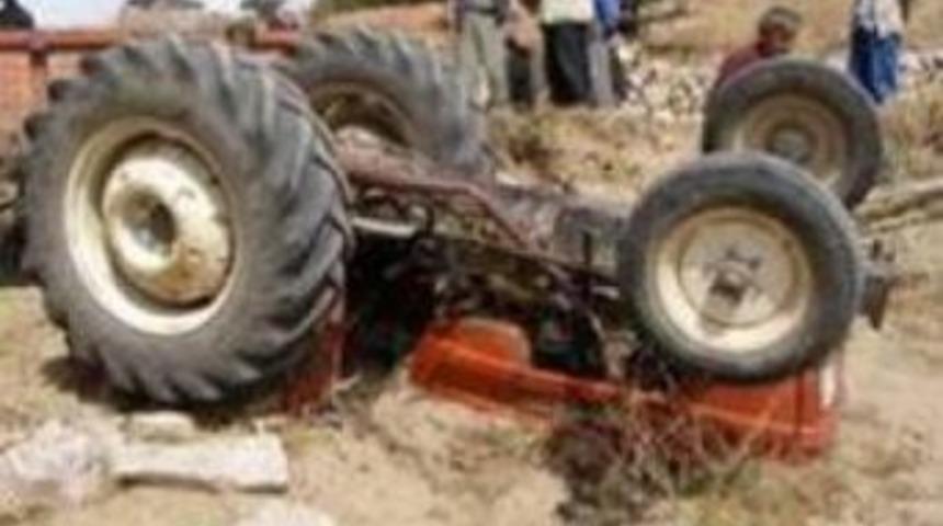 Dursunbey'de trakt&ouml;r devrildi:1 &ouml;l&uuml;