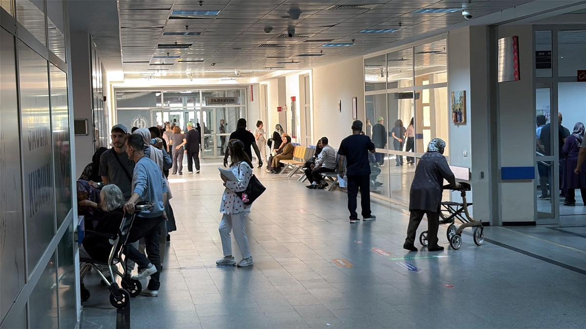 Acil servislerde hasta yoğunluğu alarmı! "Rakamın artmasını bekliyoruz" 1
