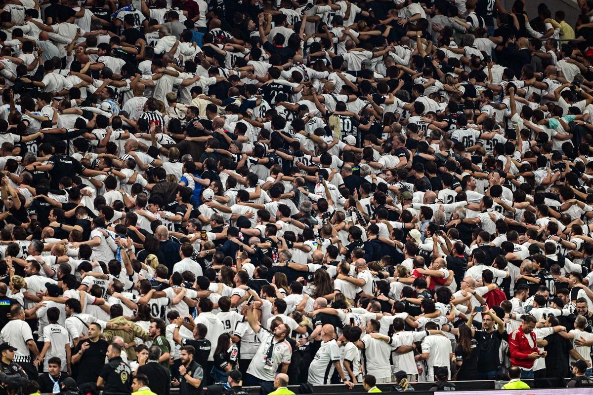 Fransız gazeteci Beşiktaş ı görünce şaşkına döndü! "Hayatımda ilk kez..." 1