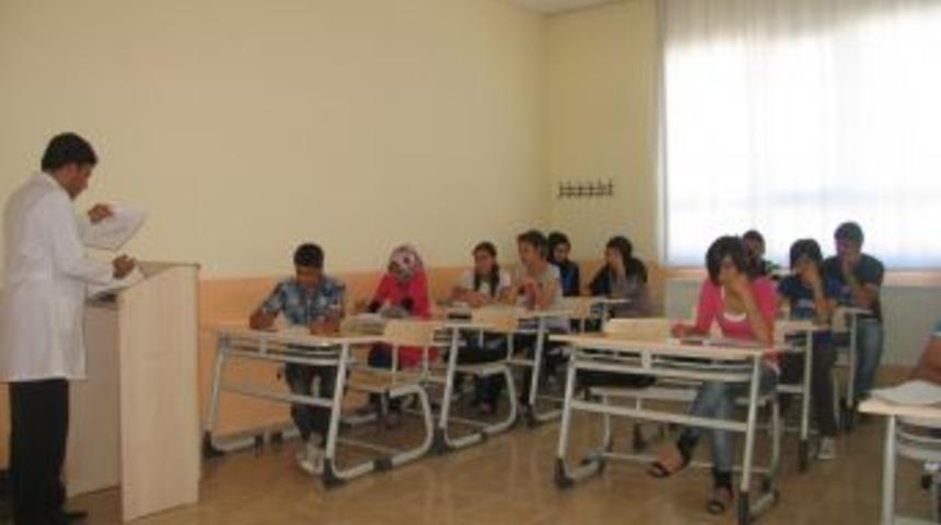 Kululu gen&ccedil;ler, Avrupa'ya okumuş olarak gidecek