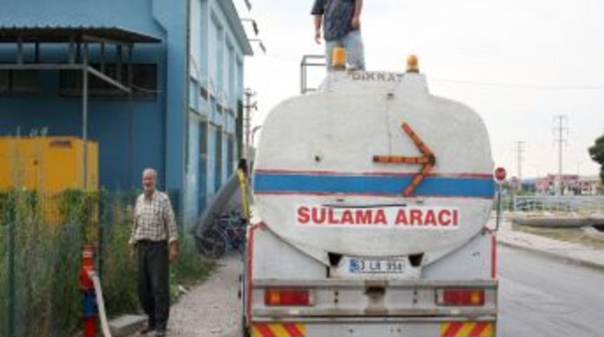 Sakarya'da yeşil alanlar, birinci sınıf i&ccedil;me suyu ile sulanıyor