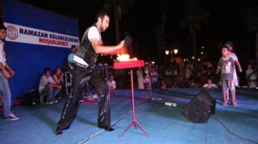 Ramazan geceleri sihirbaz g&ouml;sterileriyle renklendi