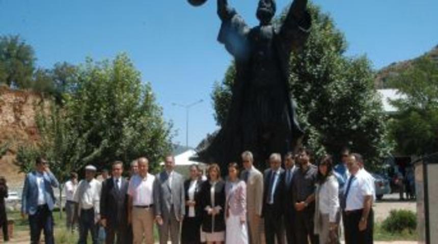 Bakan Şahin, Tunceli'de vatanadaşların sorunlarını dinledi